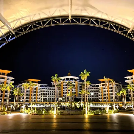Wyndham Hotel *